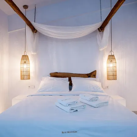 Blue Mountain Guesthouse By Seablue Arachova Exterior photo