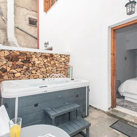 Blue Mountain Guesthouse By Seablue Arachova Exterior photo