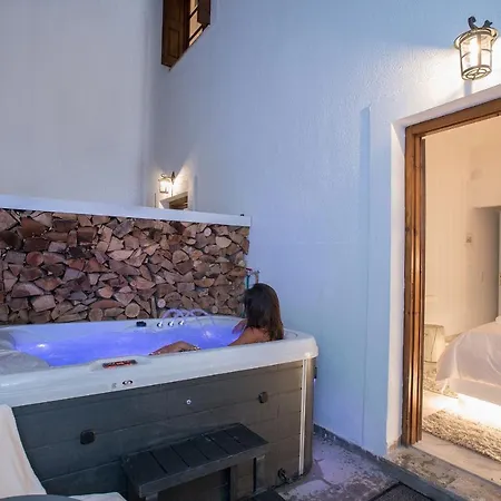 Blue Mountain Guesthouse By Seablue Arachova Exterior photo